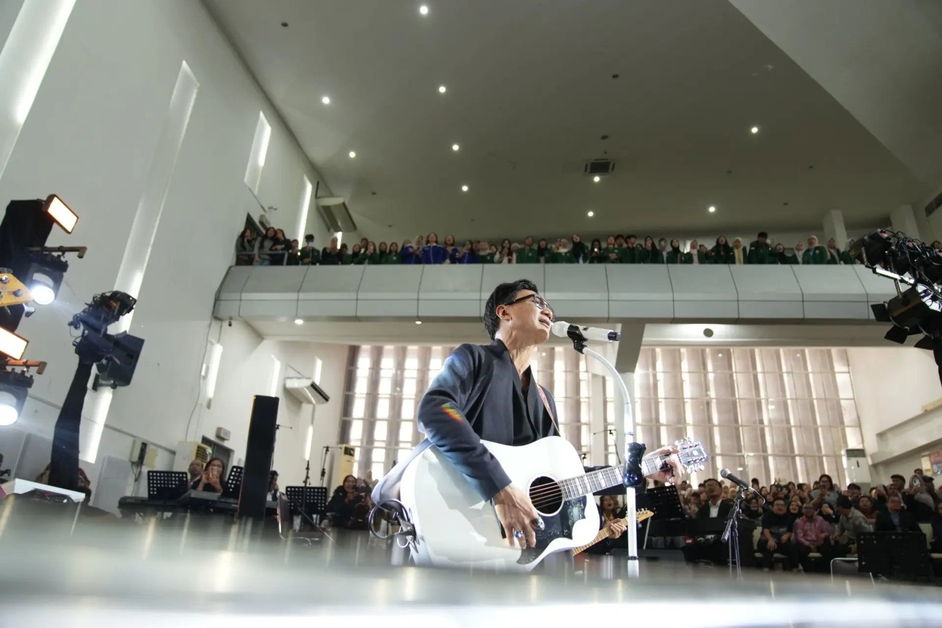 Anji Meriahkan Dies Natalis ke-74 USU, Bawakan Lagu Menunggu Kamu dan Dia